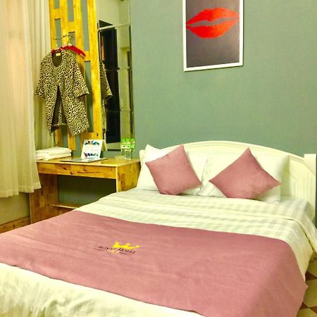 Royal House Hotel Hanoi Buitenkant foto