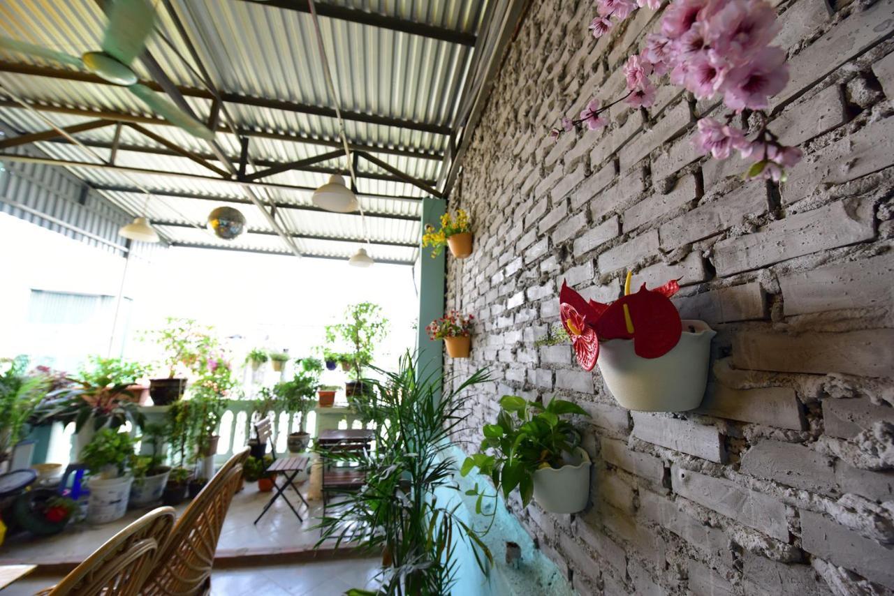 Royal House Hotel Hanoi Buitenkant foto