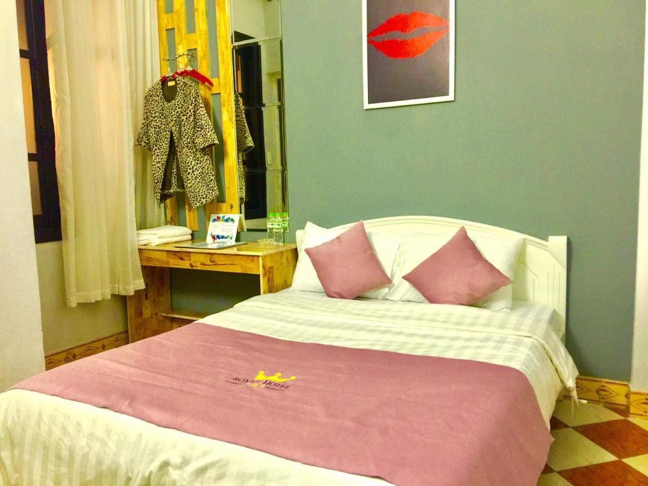 Royal House Hotel Hanoi Buitenkant foto